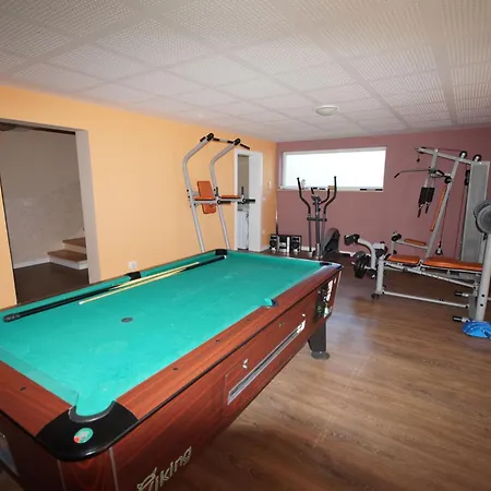 Villa Lovely With Pool, Wellness And Fenced Garden