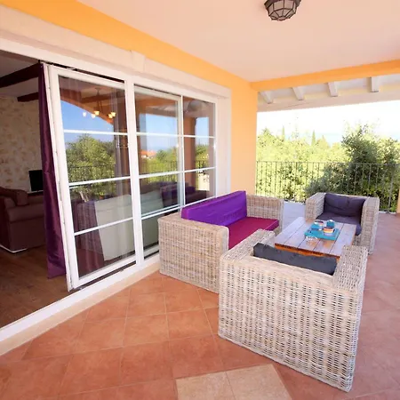 Lovely With Pool, Wellness And Fenced Garden Villa Rakalj