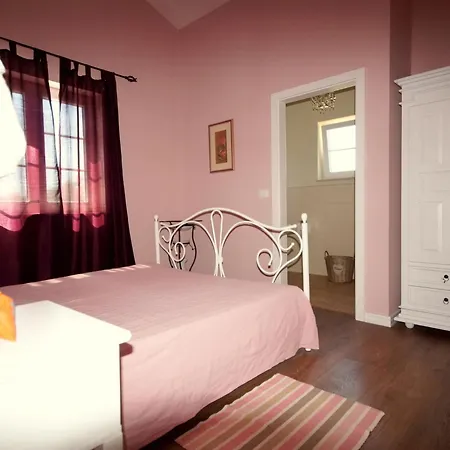 Villa In Near Beaches With Pool Rakalj