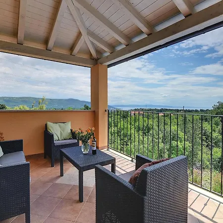 Vila In Near Beaches With Pool