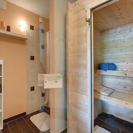 Villa In Near Beaches With Pool Rakalj